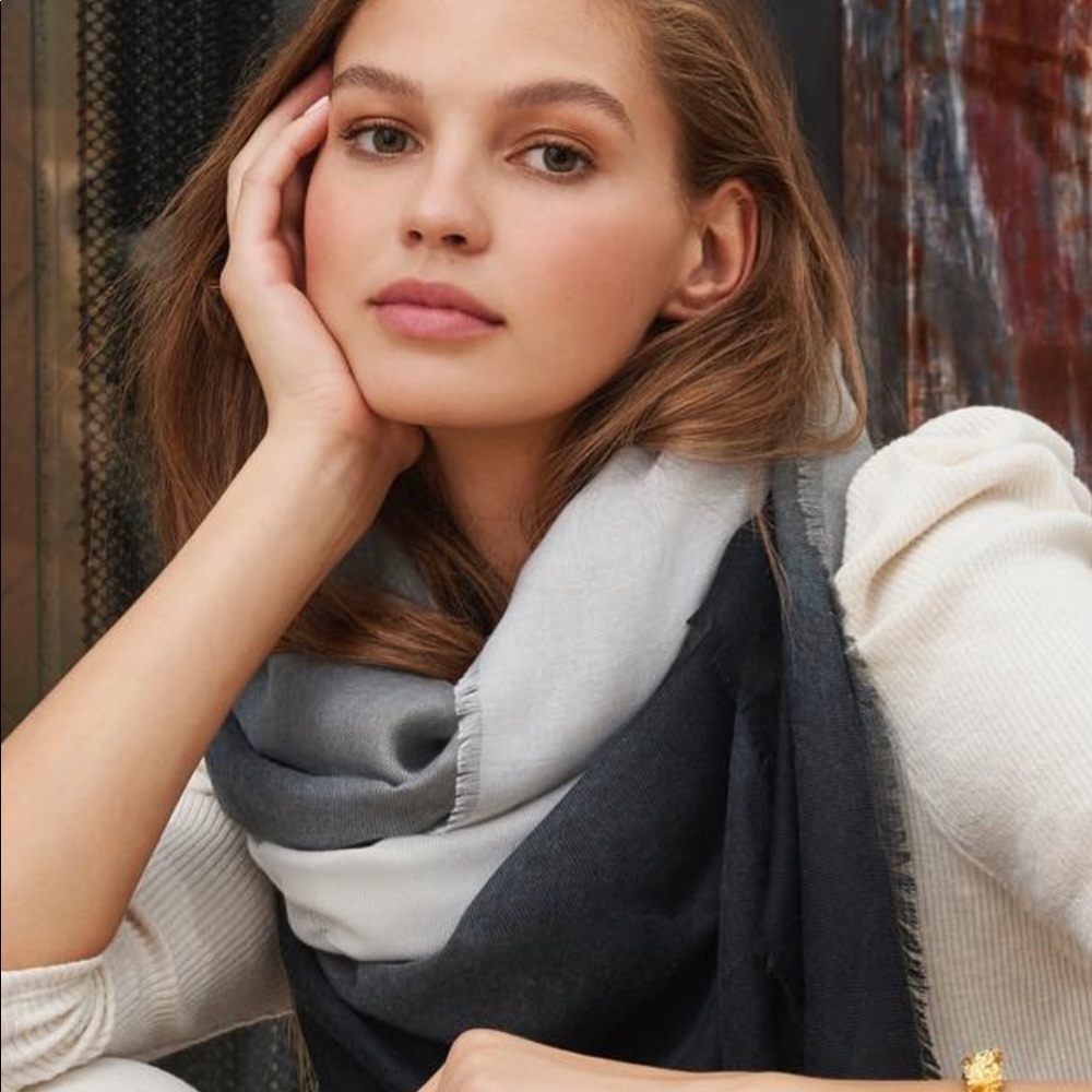 NEW Cushnie Ombré Scarf Wrap - Picture 5 of 6